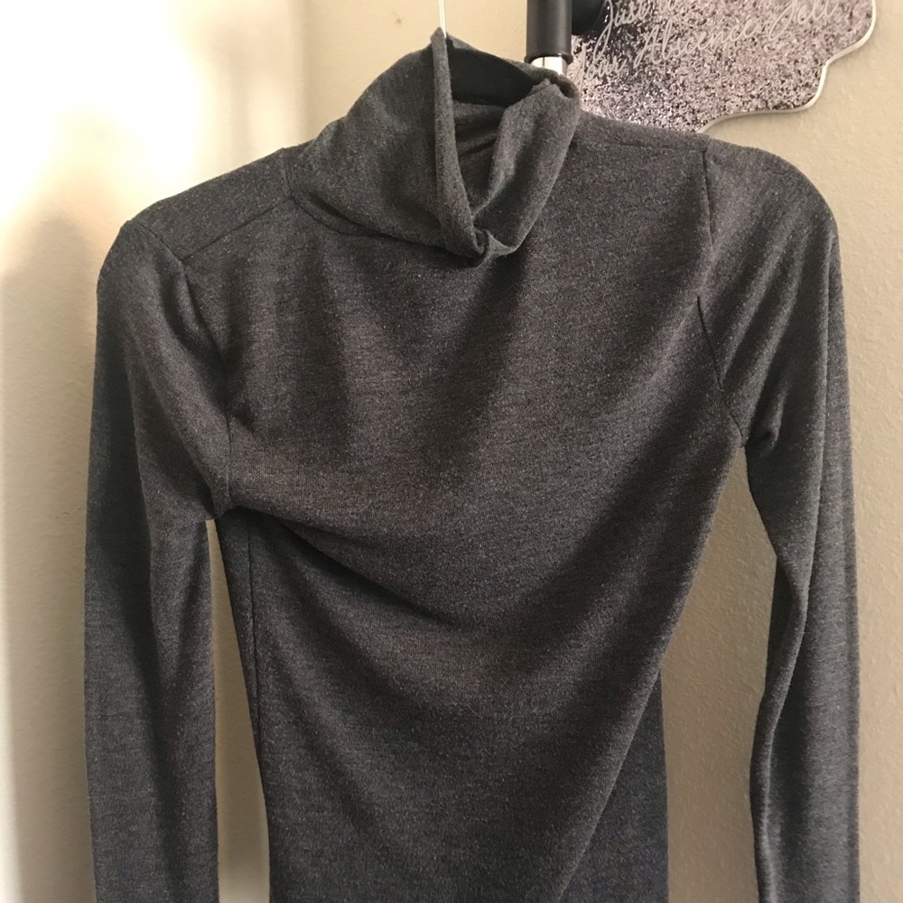 Long sleeve turtle neck!